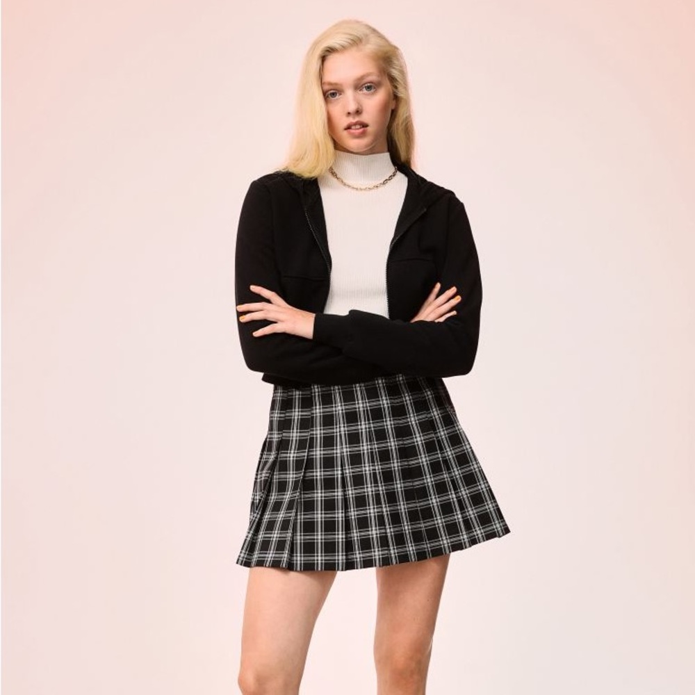 H&M Black & White Plaid Pleated Skirt, Size 10